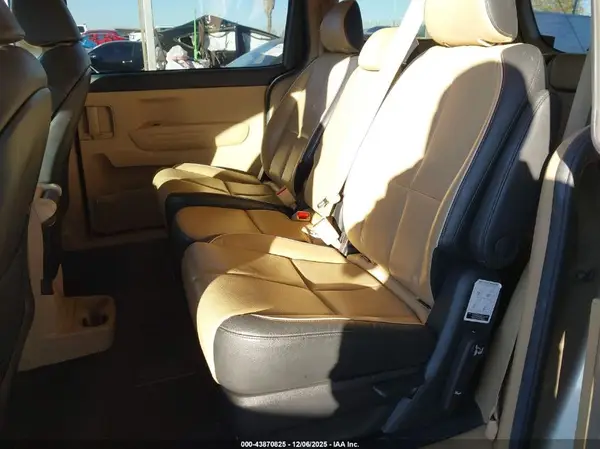 KNDMB5C1XH6290950 2017 KIA SEDONA - Image 8