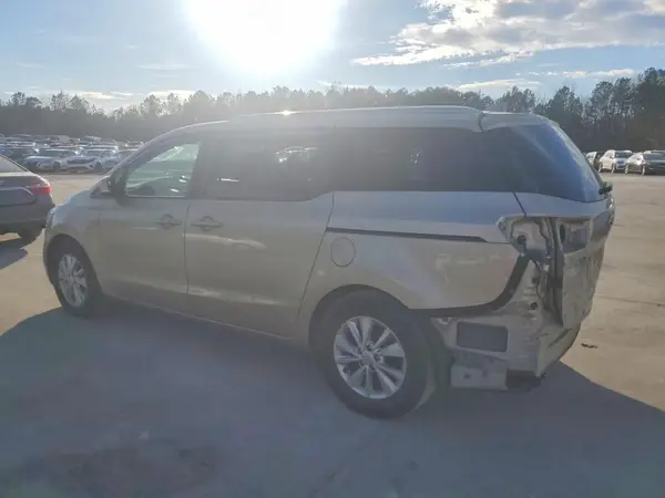 KNDMB5C1XH6305298 2017 KIA SEDONA - Image 2