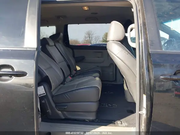 KNDMB5C1XH6307018 2017 KIA SEDONA - Image 8