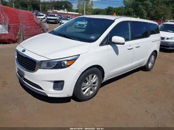 KNDMB5C1XH6307522 2017 KIA SEDONA - Image 2