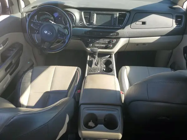 KNDMB5C1XH6309741 2017 KIA SEDONA - Image 8