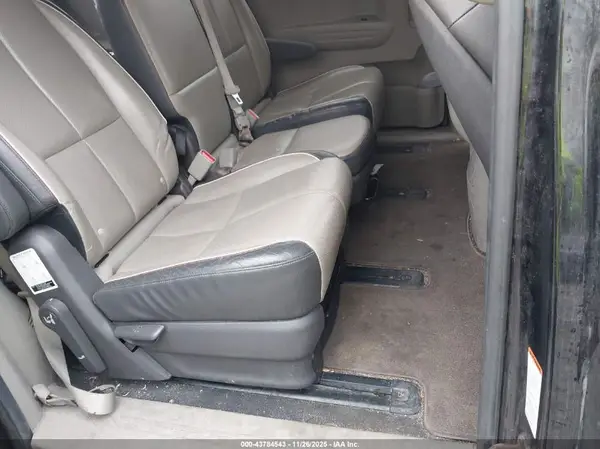 KNDMB5C1XH6311764 2017 KIA SEDONA - Image 8