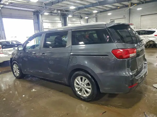KNDMB5C1XH6313207 2017 KIA SEDONA - Image 2
