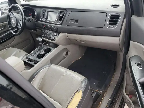 KNDMB5C1XH6313630 2017 KIA SEDONA - Image 8