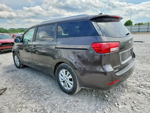 KNDMB5C1XH6314275 2017 KIA SEDONA - Image 2