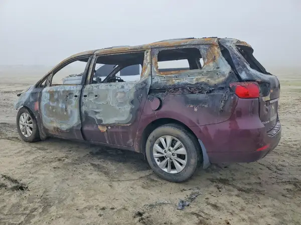 KNDMB5C1XH6321016 2017 KIA SEDONA - Image 2