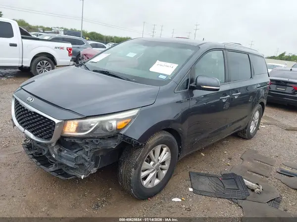 KNDMB5C1XH6327527 2017 KIA SEDONA - Image 2