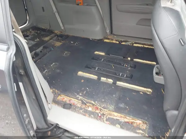 KNDMB5C1XH6327527 2017 KIA SEDONA - Image 8