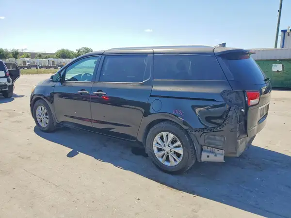 KNDMB5C1XH6329004 2017 KIA SEDONA - Image 2