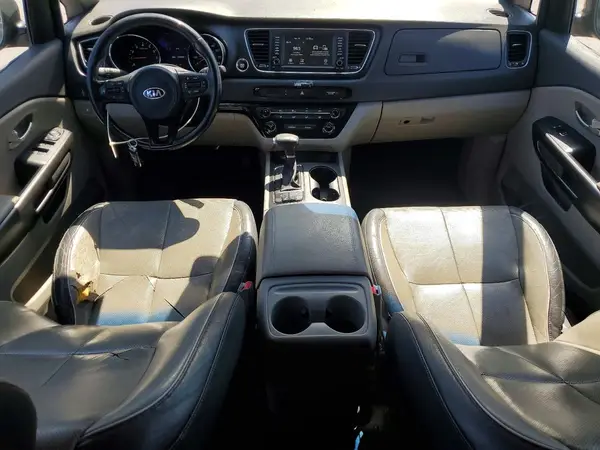 KNDMB5C1XH6329004 2017 KIA SEDONA - Image 8