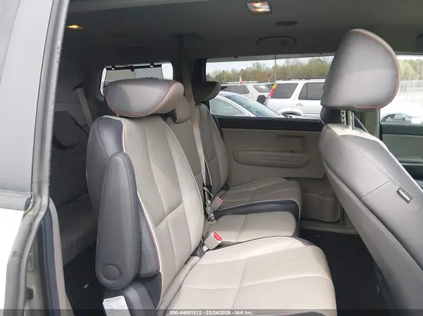 KNDMB5C1XH6332209 2017 KIA SEDONA - Image 8