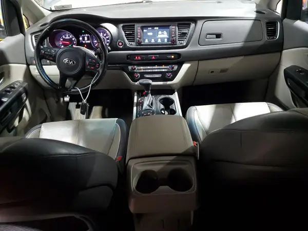 KNDMB5C1XH6332758 2017 KIA SEDONA - Image 8