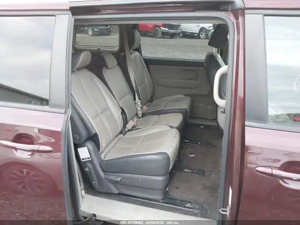 KNDMB5C1XH6333330 2017 KIA SEDONA - Image 8