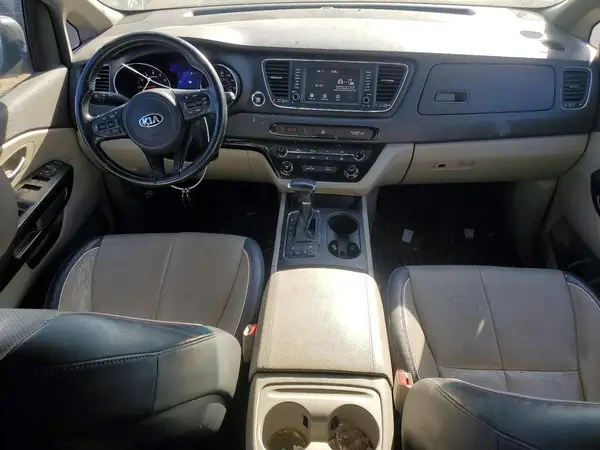 KNDMB5C1XH6337135 2017 KIA SEDONA - Image 8
