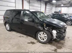 KNDMB5C1XH6338253 2017 KIA SEDONA