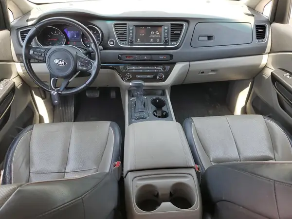 KNDMB5C1XH6338933 2017 KIA SEDONA - Image 8