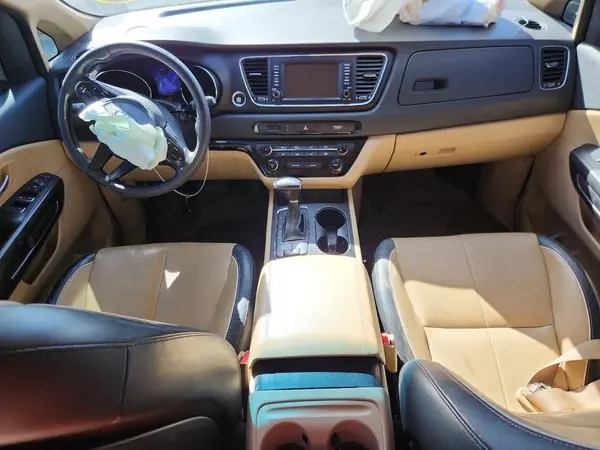 KNDMB5C1XH6339712 2017 KIA SEDONA - Image 8