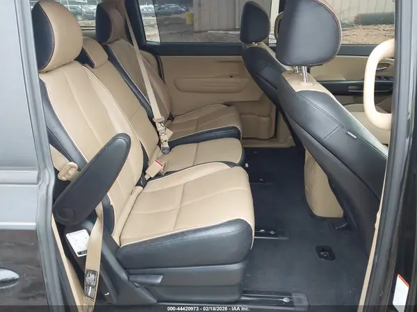 KNDMB5C1XJ6349095 2018 KIA SEDONA - Image 8