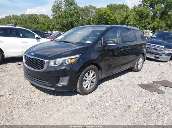 KNDMB5C1XJ6349100 2018 KIA SEDONA - Image 2