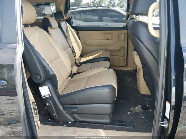 KNDMB5C1XJ6349100 2018 KIA SEDONA - Image 8