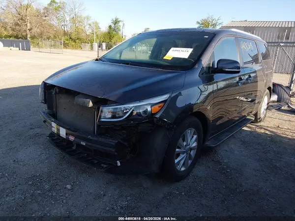 KNDMB5C1XJ6380444 2018 KIA SEDONA - Image 2