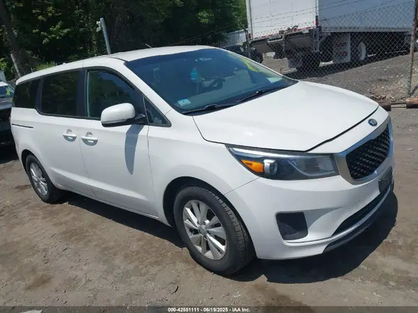 KNDMB5C1XJ6383165 2018 KIA SEDONA - Image 1