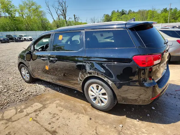 KNDMB5C1XJ6385952 2018 KIA SEDONA - Image 2