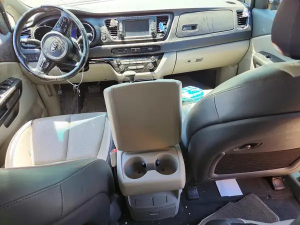 KNDMB5C1XJ6385952 2018 KIA SEDONA - Image 8