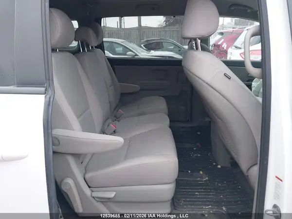 KNDMB5C1XJ6386227 2018 KIA SEDONA - Image 8