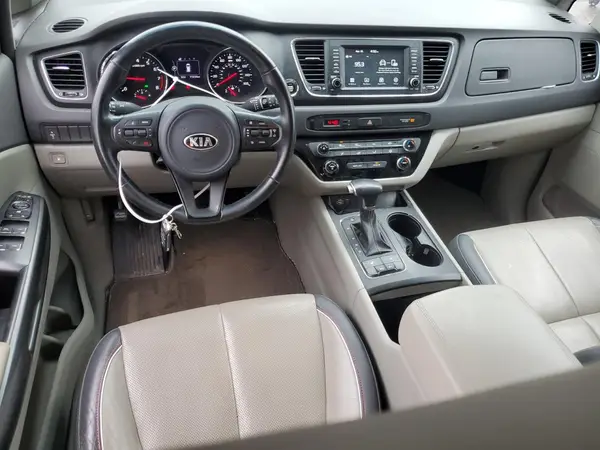 KNDMB5C1XJ6390245 2018 KIA SEDONA - Image 8