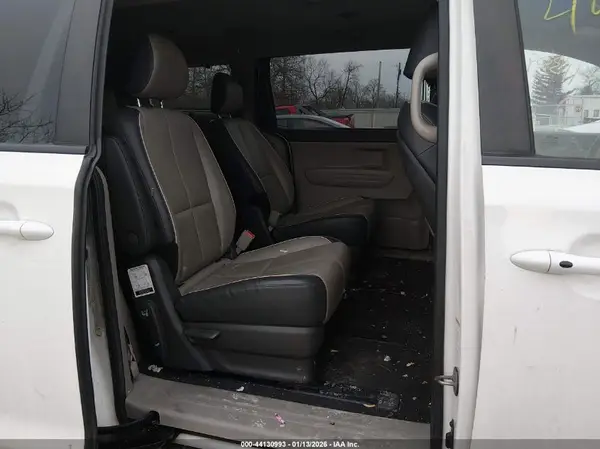 KNDMB5C1XJ6390861 2018 KIA SEDONA - Image 8