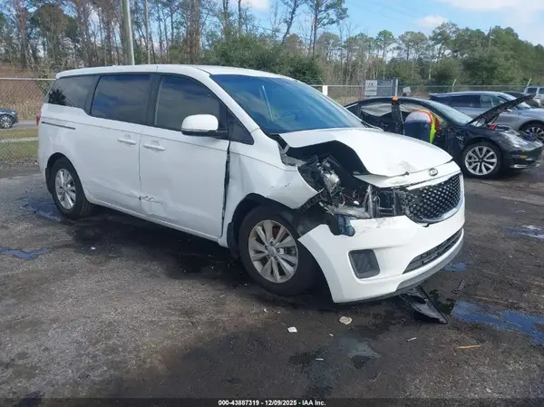KNDMB5C1XJ6396045 2018 KIA SEDONA - Image 1