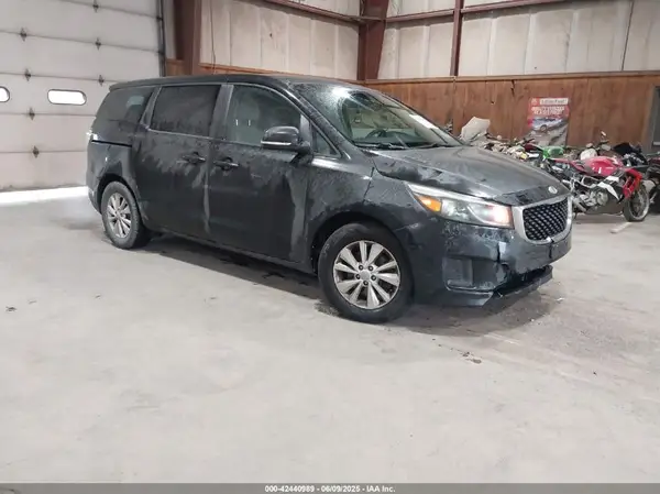 KNDMB5C1XJ6398572 2018 KIA SEDONA - Image 1
