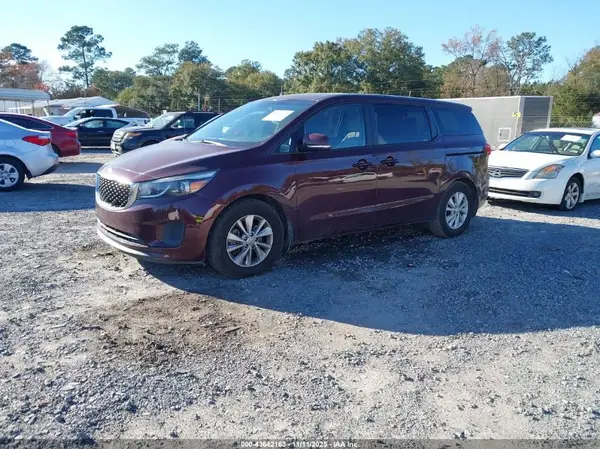 KNDMB5C1XJ6410025 2018 KIA SEDONA - Image 2