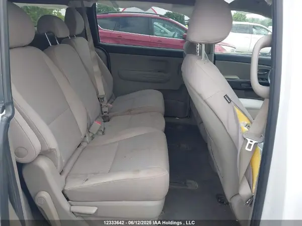 KNDMB5C1XK6444645 2019 KIA SEDONA - Image 8