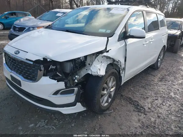 KNDMB5C1XK6535043 2019 KIA SEDONA - Image 2