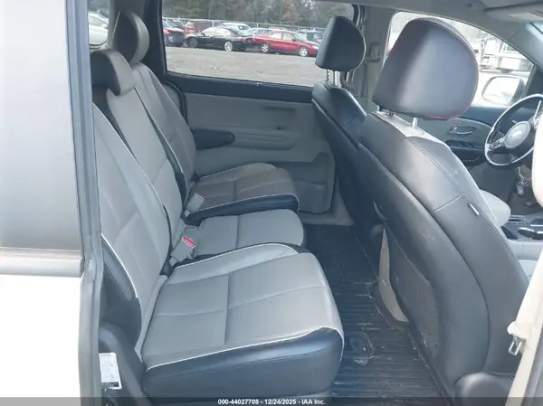 KNDMB5C1XK6535043 2019 KIA SEDONA - Image 8