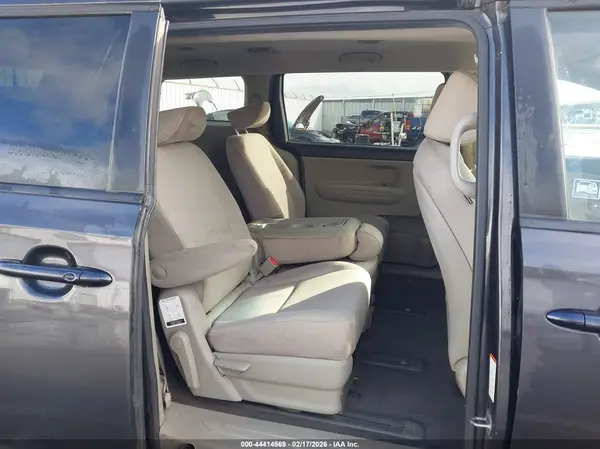 KNDMB5C1XK6548682 2019 KIA SEDONA - Image 8