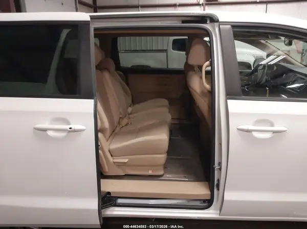 KNDMB5C1XK6553428 2019 KIA SEDONA - Image 8