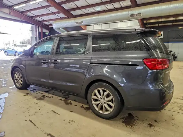 KNDMB5C1XK6571153 2019 KIA SEDONA - Image 2