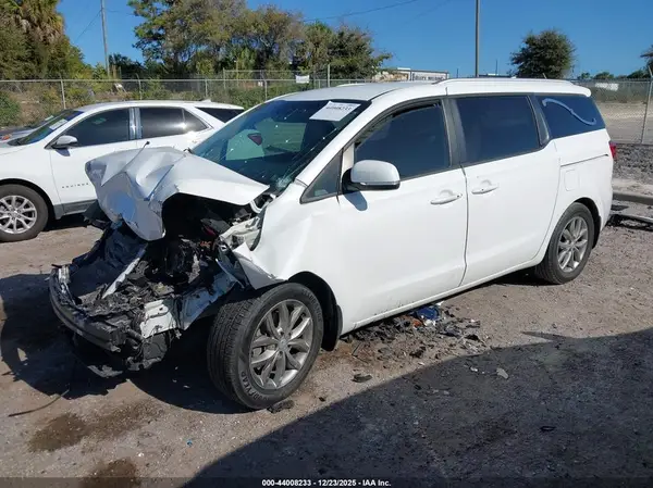 KNDMB5C1XL6577925 2020 KIA SEDONA - Image 2