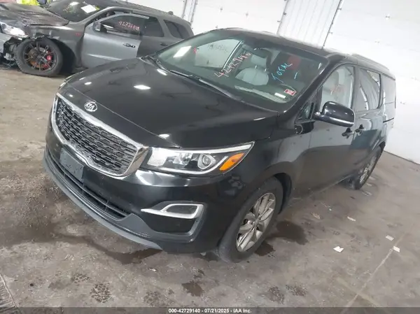KNDMB5C1XL6580064 2020 KIA SEDONA - Image 2