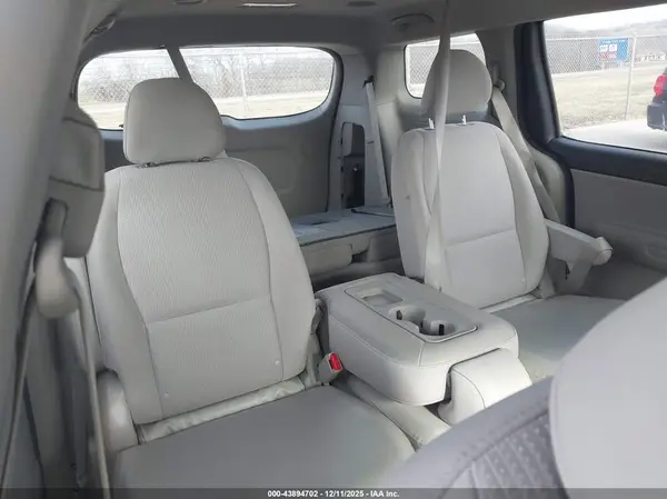 KNDMB5C1XM6673538 2021 KIA SEDONA - Image 8