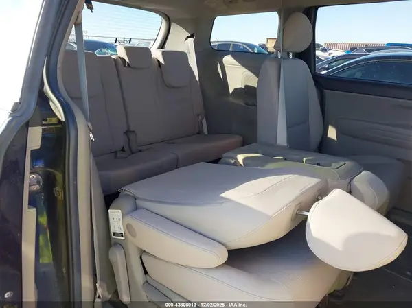 KNDMB5C1XM6673751 2021 KIA SEDONA - Image 8