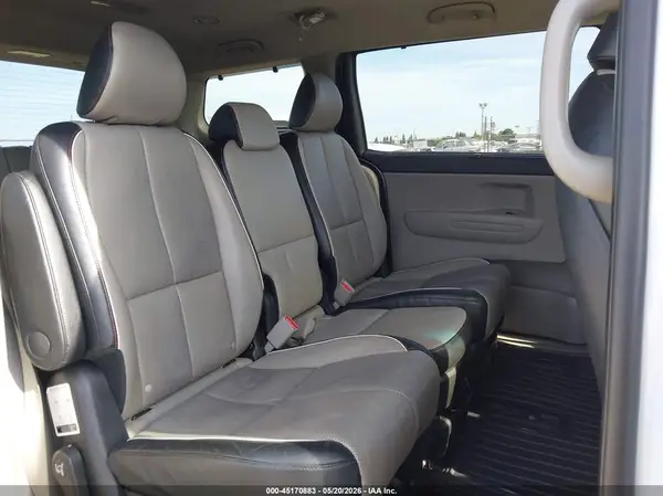 KNDMB5C1XM6674639 2021 KIA SEDONA - Image 8