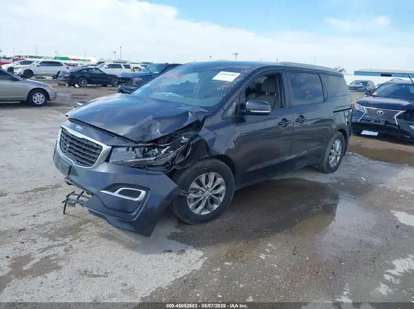 KNDMB5C27L6629357 2022 KIA SEDONA - Image 2