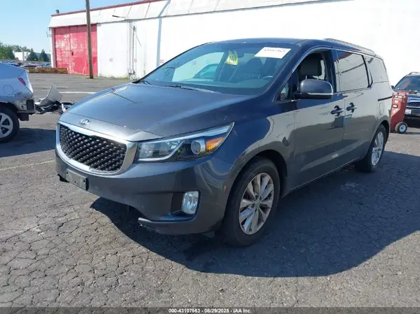 KNDMC5C10G6100570 2016 KIA SEDONA - Image 2