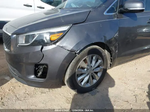 KNDMC5C10G6137795 2016 KIA SEDONA - Image 2