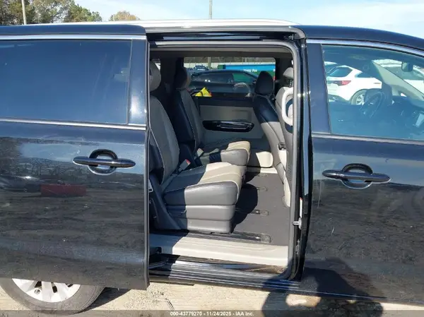 KNDMC5C10G6139255 2016 KIA SEDONA - Image 8