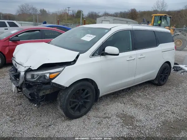 KNDMC5C10G6139935 2016 KIA SEDONA - Image 2